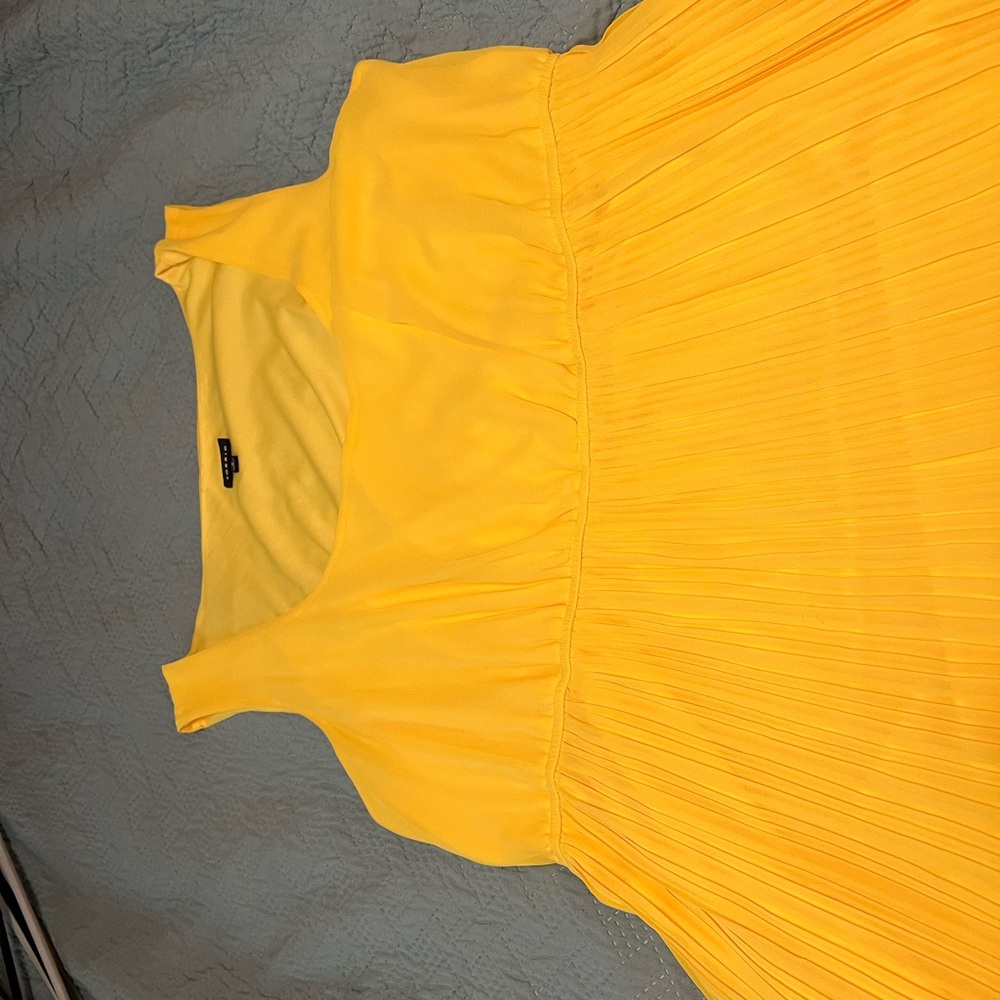 Plus size Stunning yellow Torrid’s size 2 maxi dress - Picture 2 of 5